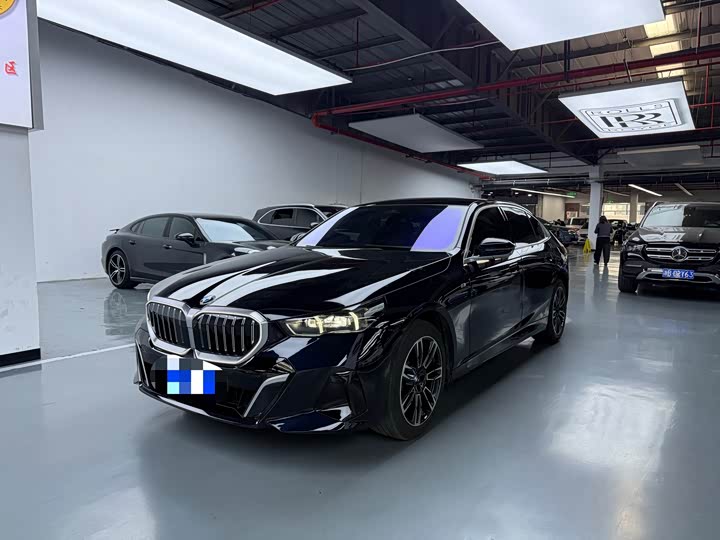 Фото 1 - BMW 5 Series