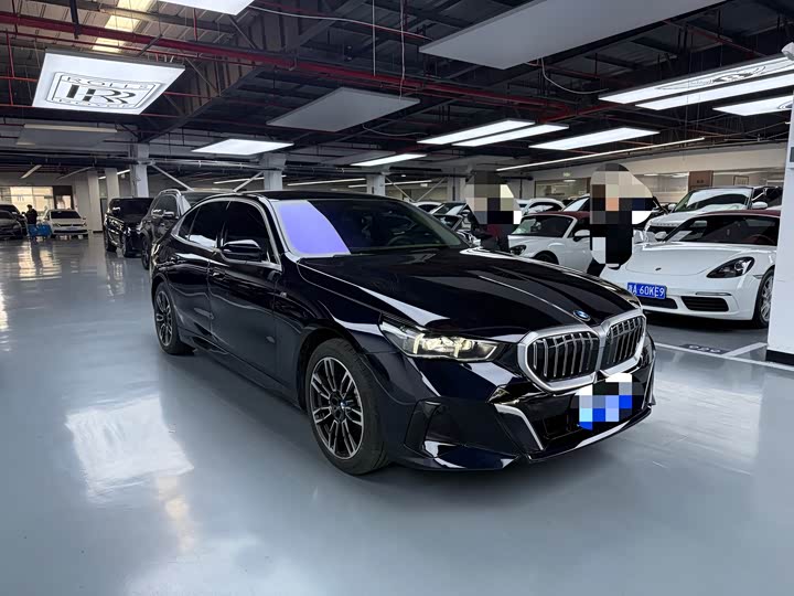 Фото 3 - BMW 5 Series