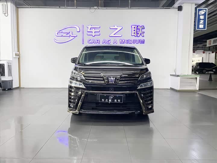 Фото 2 - Toyota Vellfire