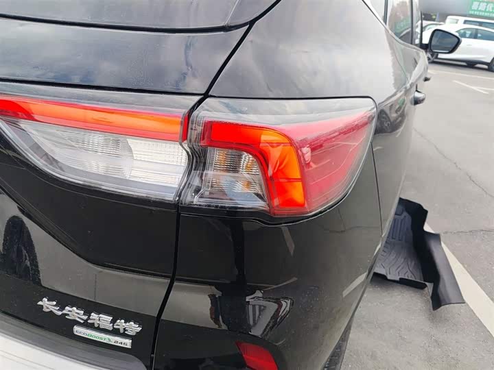 Фото 8 - Ford Escape