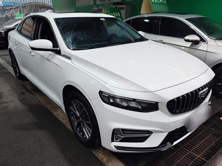 Фото 4 - Geely Preface