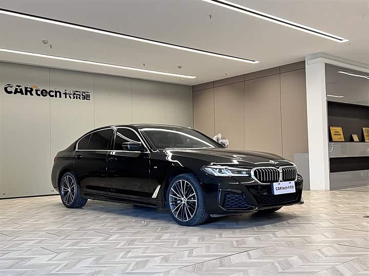 Фото 2 - BMW 5 Series