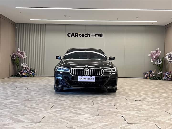 Фото 3 - BMW 5 Series