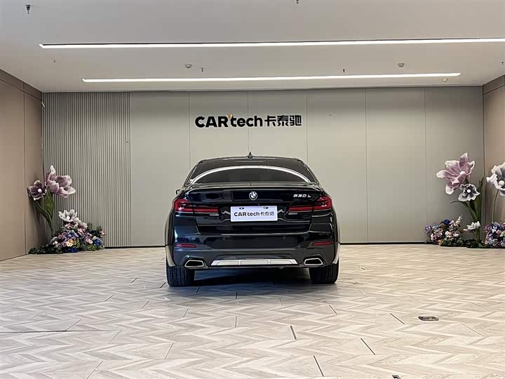 Фото 6 - BMW 5 Series