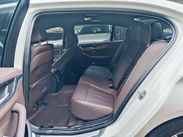 Фото 5 - BMW 5 Series