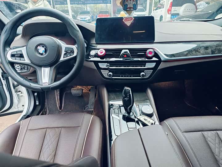 Фото 6 - BMW 5 Series