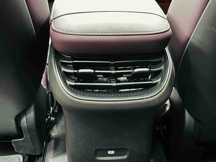 Фото 8 - Nio ET5