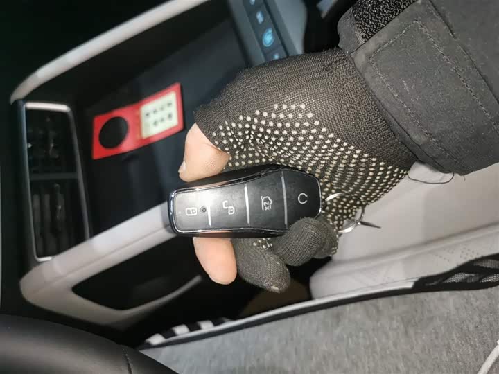 Фото 9 - BYD Yuan Up