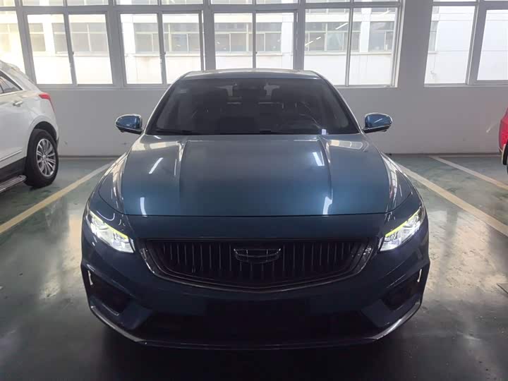 Фото 3 - Geely Preface