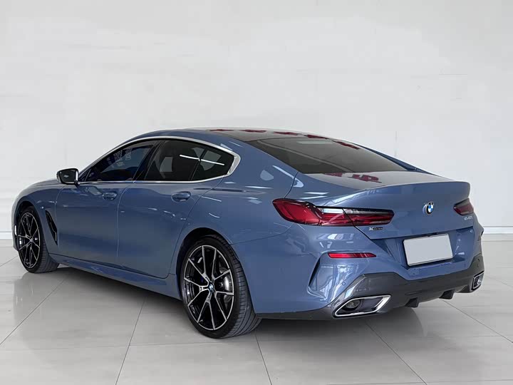 Фото 6 - BMW 8 Series