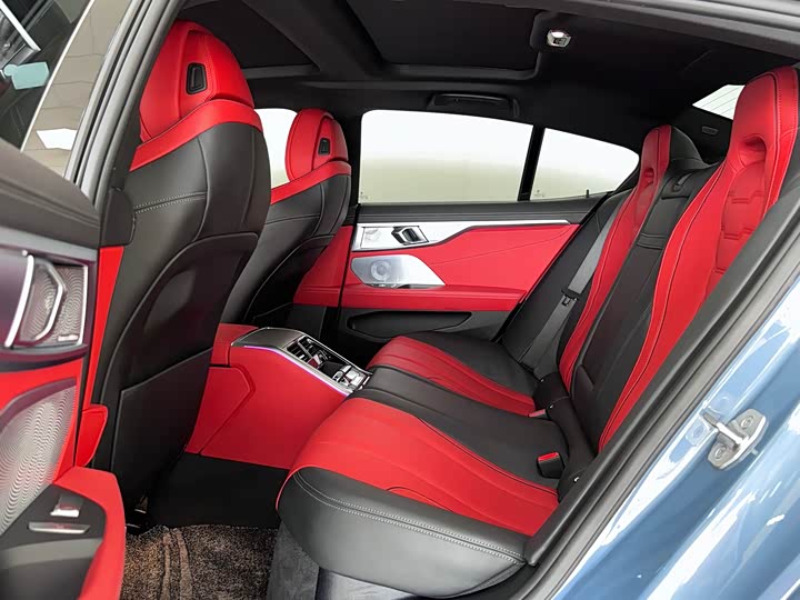 Фото 9 - BMW 8 Series