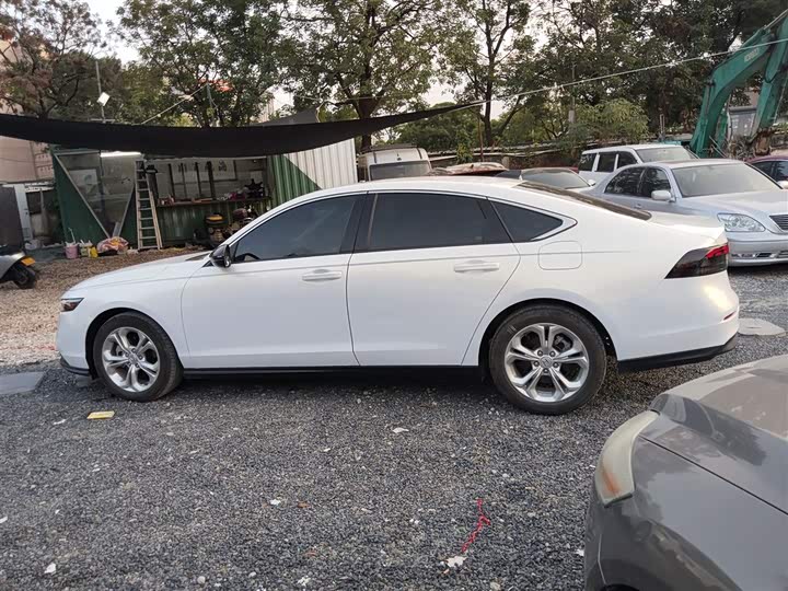 Фото 5 - Honda Accord