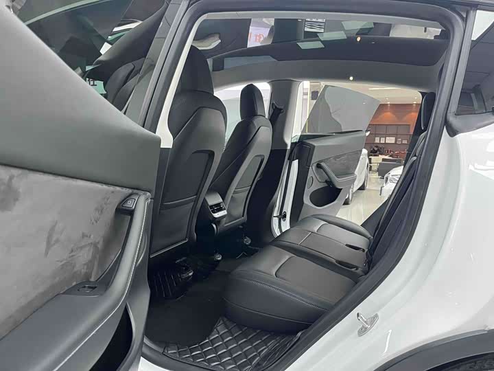 Фото 6 - Tesla Model Y