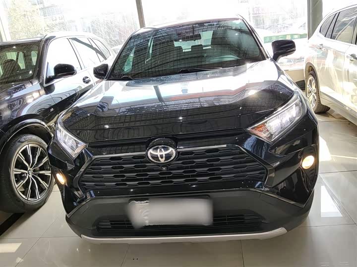 Фото 3 - Toyota RAV4