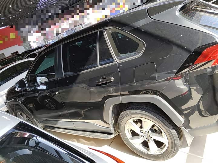 Фото 5 - Toyota RAV4