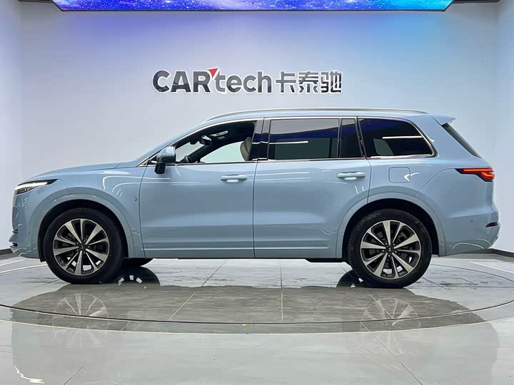 Фото 3 - LiXiang One