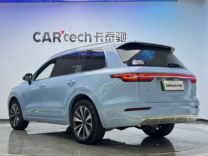 Фото 4 - LiXiang One