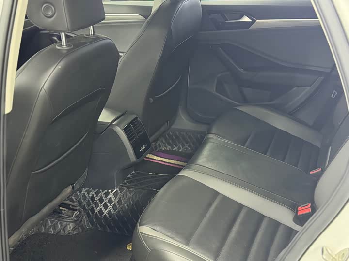 Фото 5 - Volkswagen Sagitar L