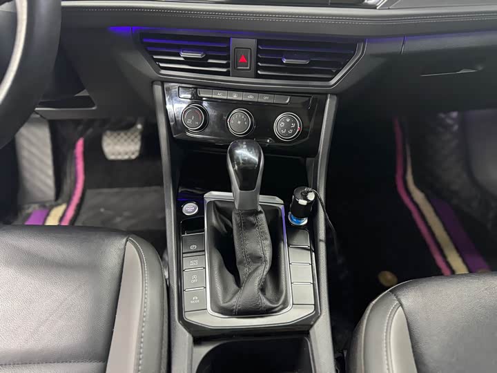 Фото 9 - Volkswagen Sagitar L