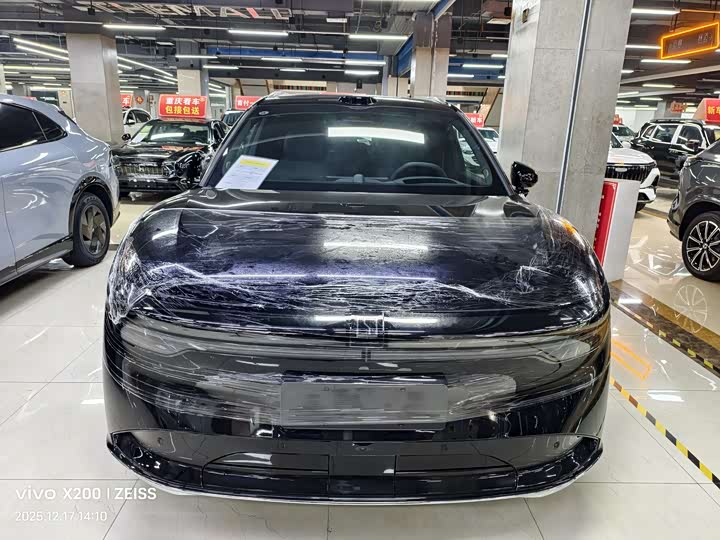 Фото 2 - Zeekr 7X