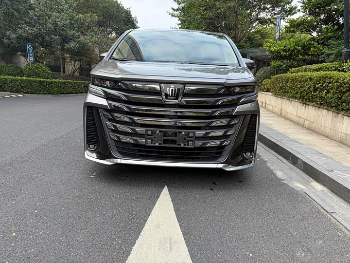 Фото 3 - Toyota Vellfire