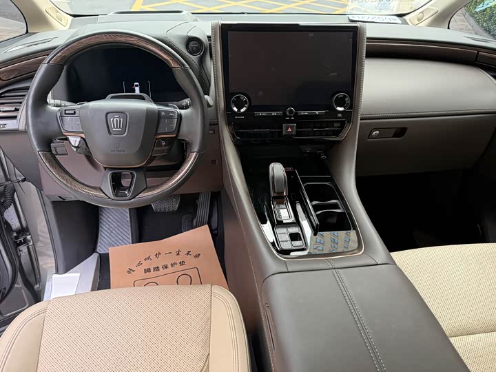 Фото 7 - Toyota Vellfire