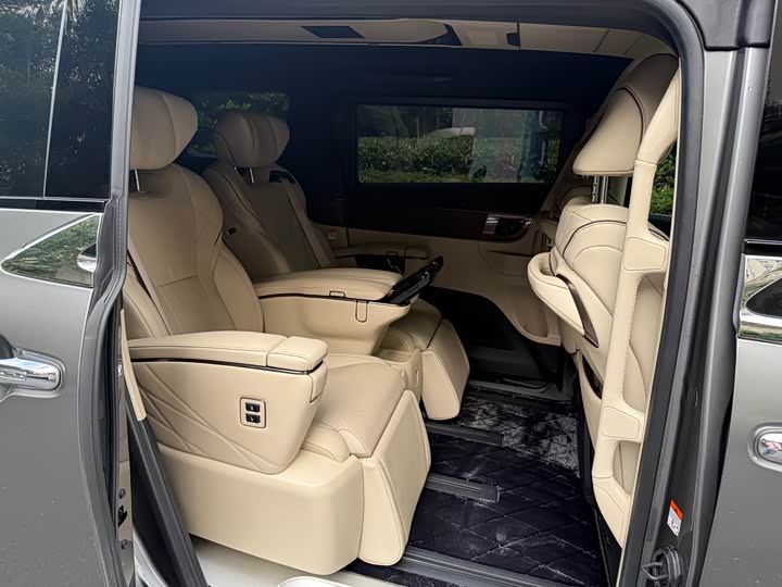 Фото 9 - Toyota Vellfire