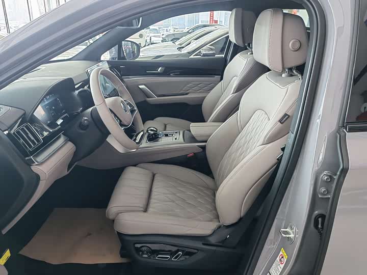 Фото 6 - BYD Tang Hybrid/EV