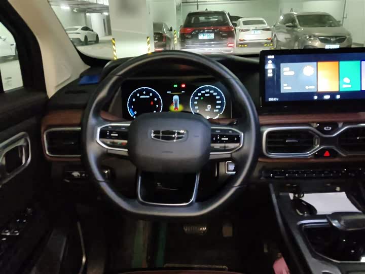 Фото 3 - Geely Okavango