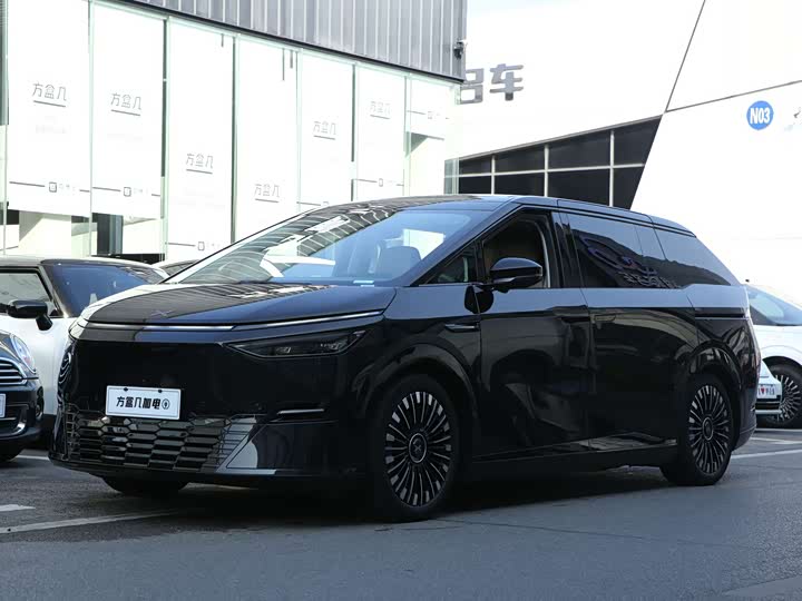 Фото 1 - XPeng X9