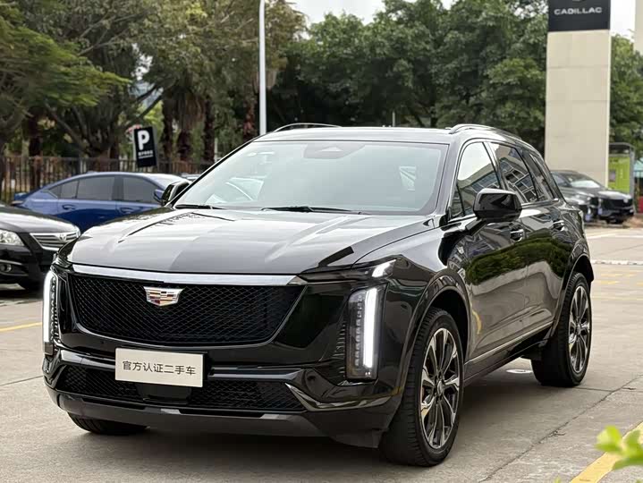 Фото 1 - Cadillac XT5