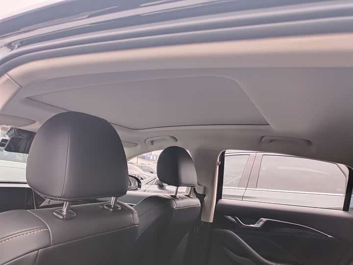 Фото 8 - Bestune B70