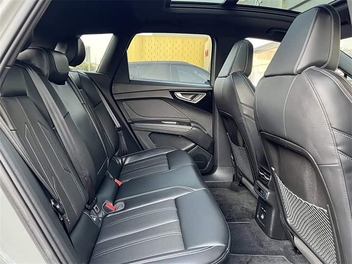 Audi Q4 e-tron 2024 2024款 50 e-tron quattro 创境曜夜版