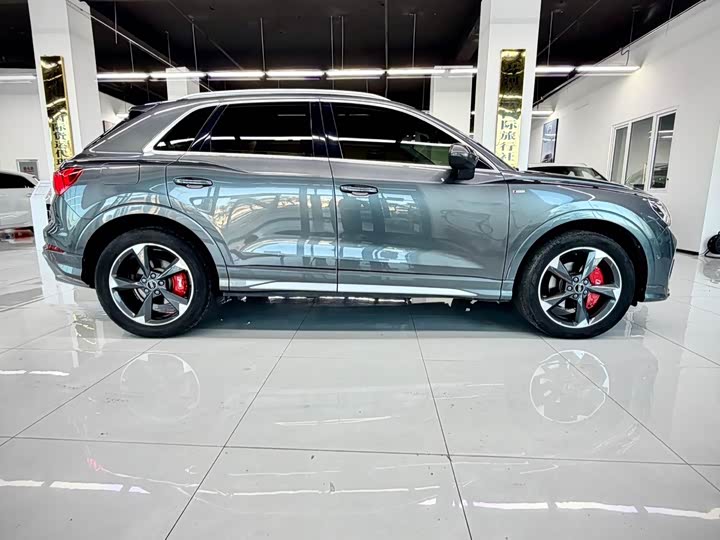 Фото 7 - Audi Q3