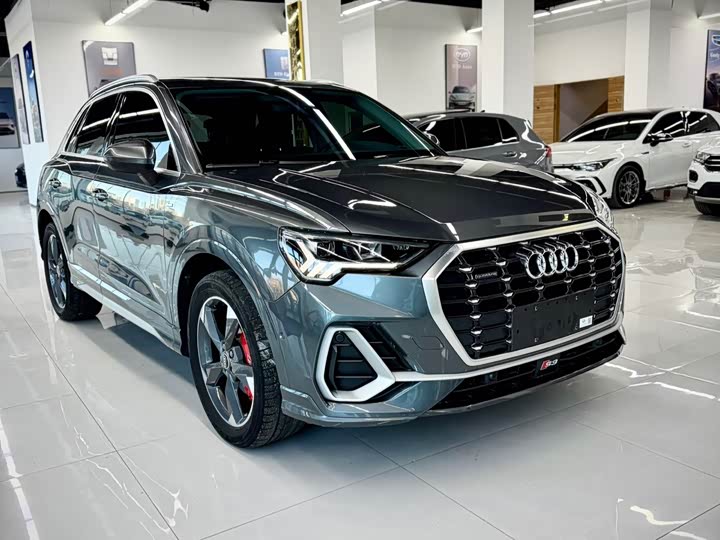 Фото 8 - Audi Q3