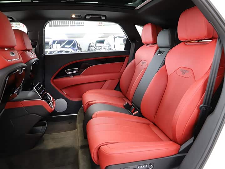 Фото 8 - Bentley Bentayga