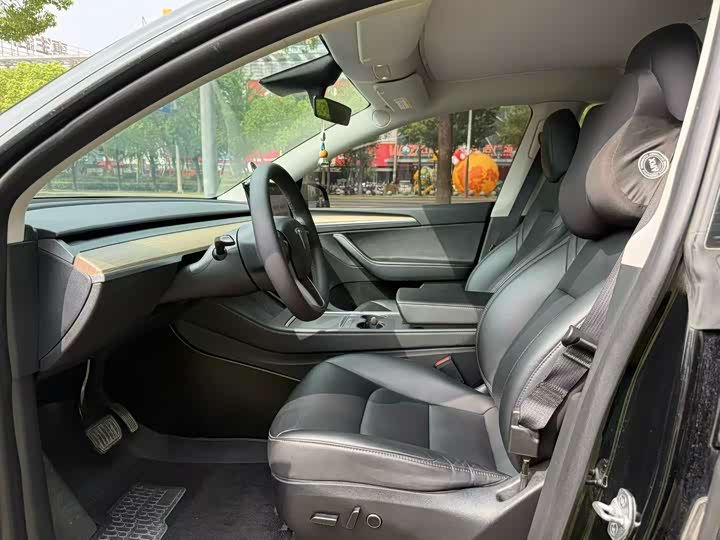 Фото 3 - Tesla Model Y