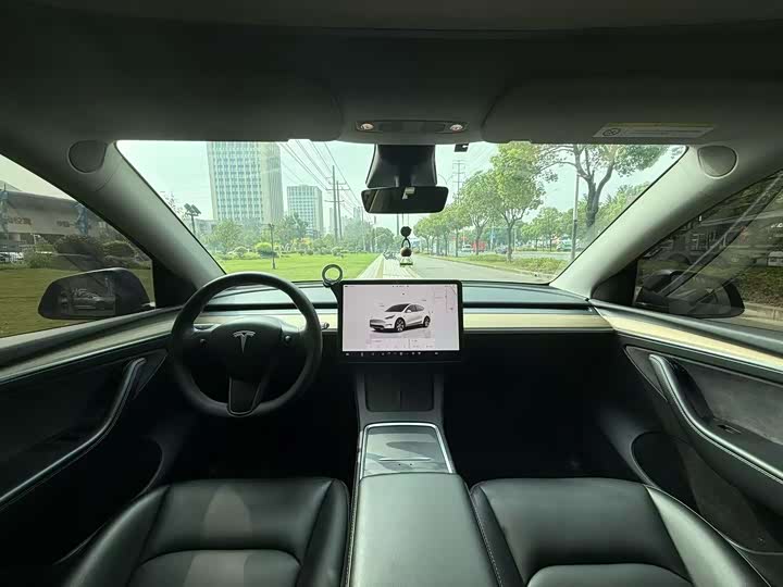 Фото 4 - Tesla Model Y