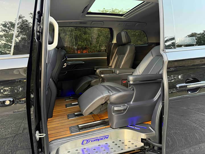 Фото 5 - GAC Trumpchi M8