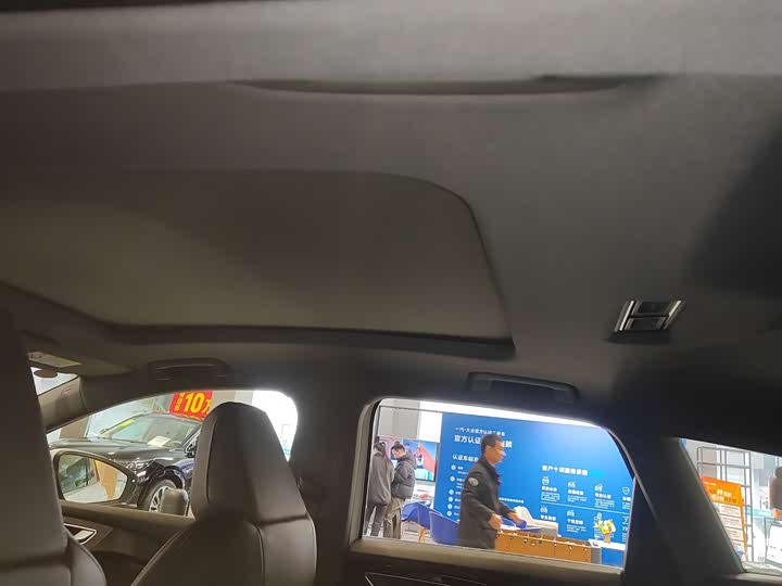 Фото 6 - Audi Q4 e-tron