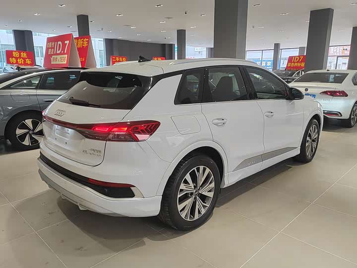 Фото 7 - Audi Q4 e-tron