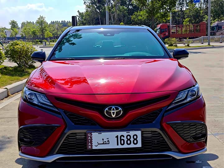 Фото 2 - Toyota Camry