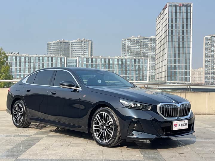 Фото 2 - BMW 5 Series