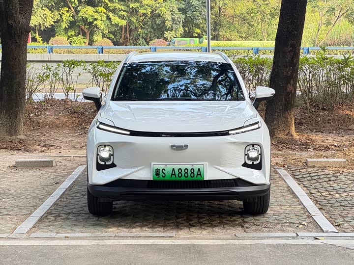 Фото 2 - Geely Geometry E Firefly