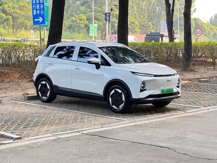 Фото 3 - Geely Geometry E Firefly