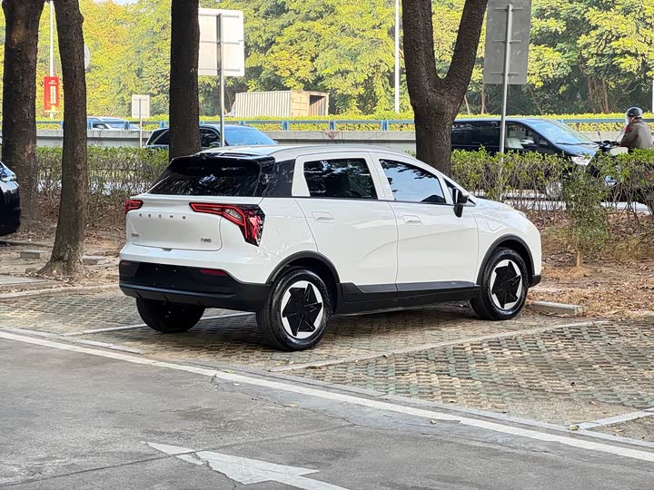 Фото 7 - Geely Geometry E Firefly