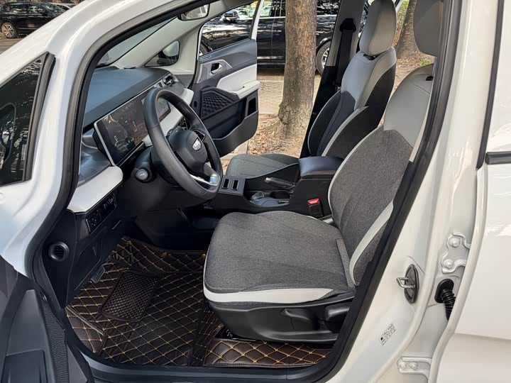 Фото 9 - Geely Geometry E Firefly