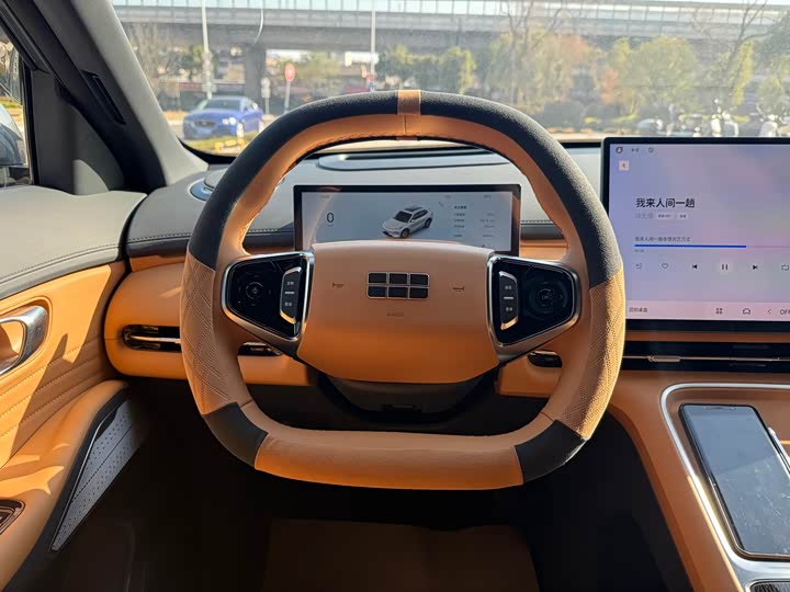 Фото 7 - Geely Galaxy Starship 7