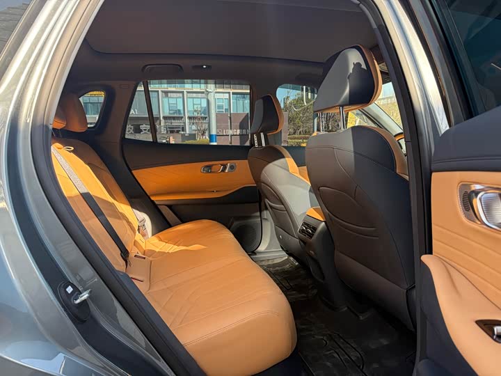 Фото 8 - Geely Galaxy Starship 7