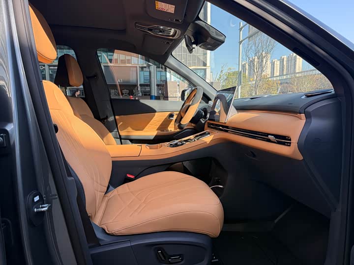 Фото 9 - Geely Galaxy Starship 7